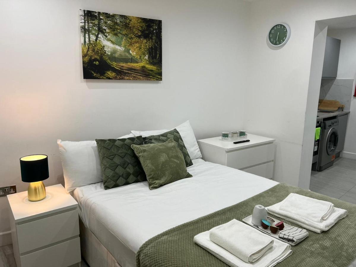 Central Harrow Cozy Apartment With Free Parking Harrow on the Hill Номер фото