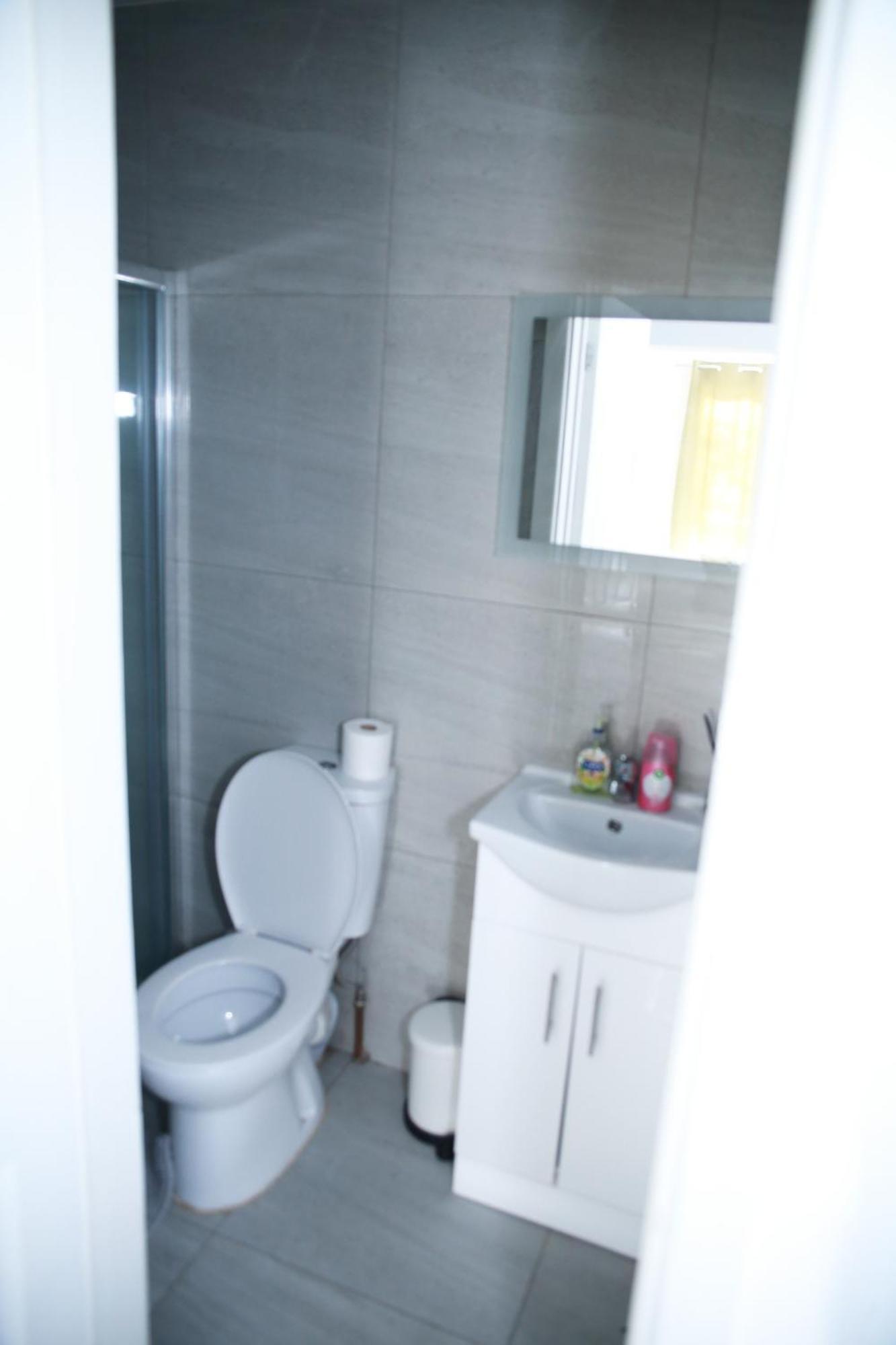 Central Harrow Cozy Apartment With Free Parking Harrow on the Hill Экстерьер фото