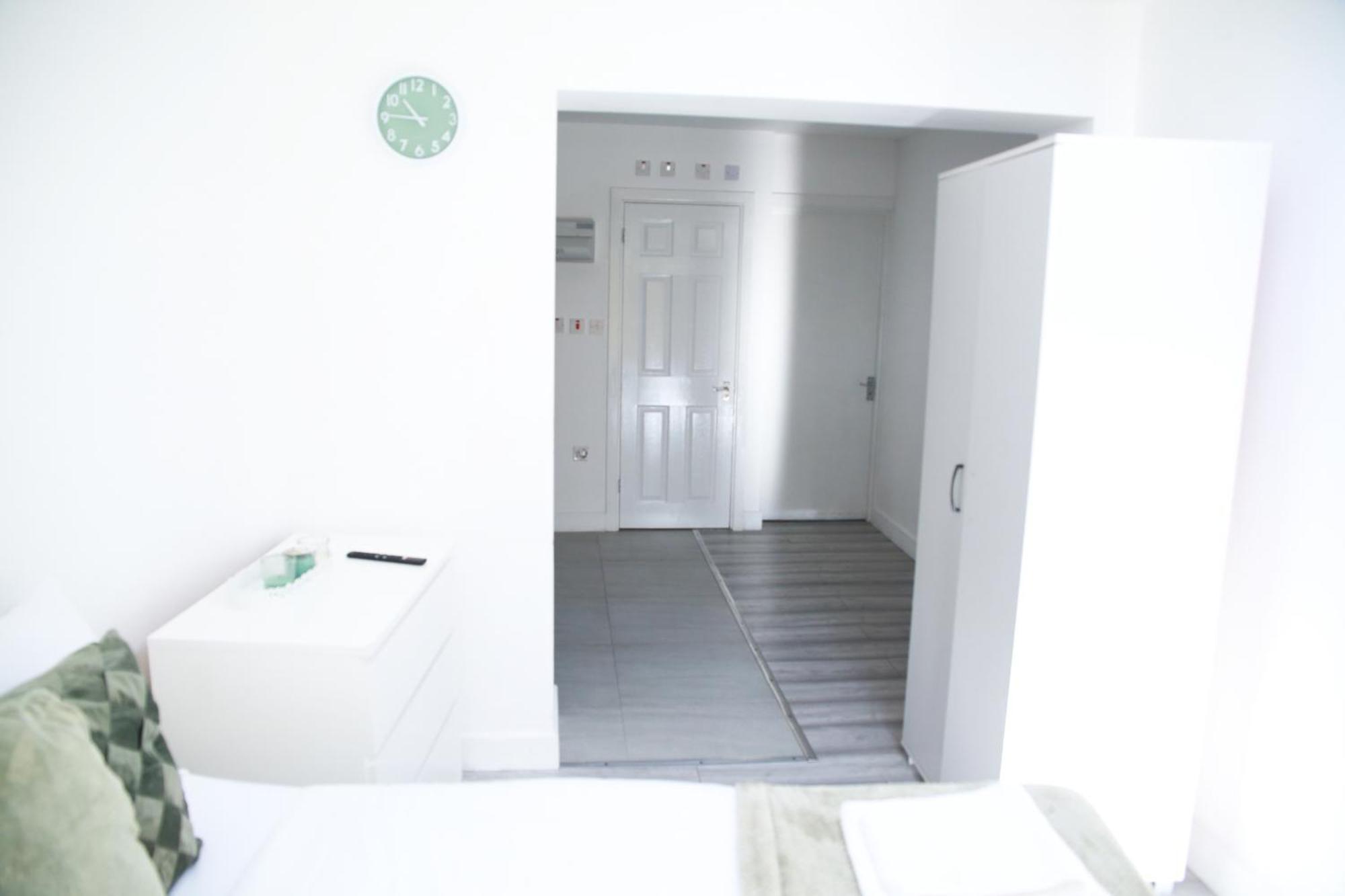 Central Harrow Cozy Apartment With Free Parking Harrow on the Hill Номер фото